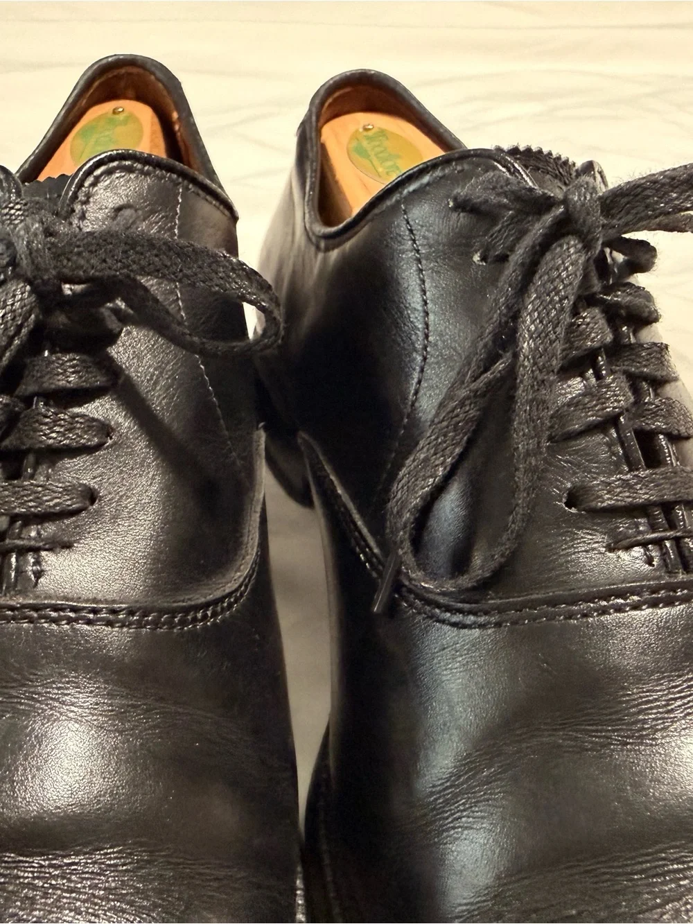 Allen Edmonds Carlyle Oxfords + Matching Belt — Black Calfskin, Size 8.5D